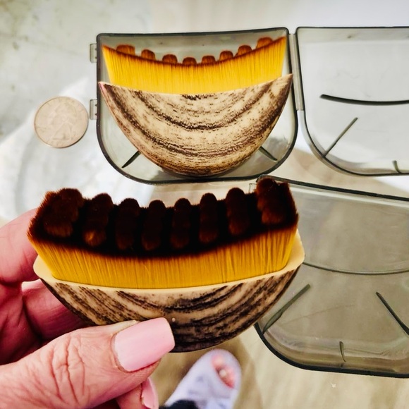 JUST IN! Lymphatic Contour Brush for Face Sculpting - Picture 4 of 5